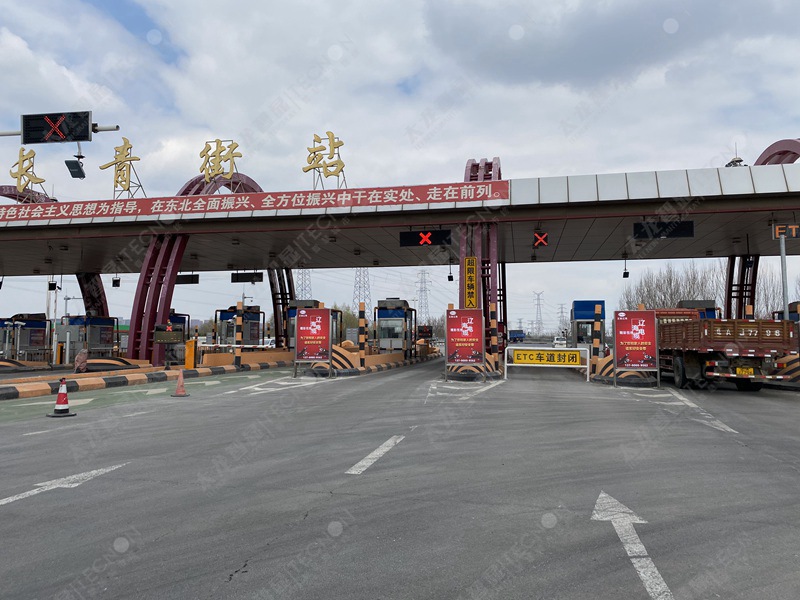 LED廣告機(jī)-戶外智能廣告機(jī)11.jpg LED廣告機(jī)-戶外智能廣告機(jī)11.jpg