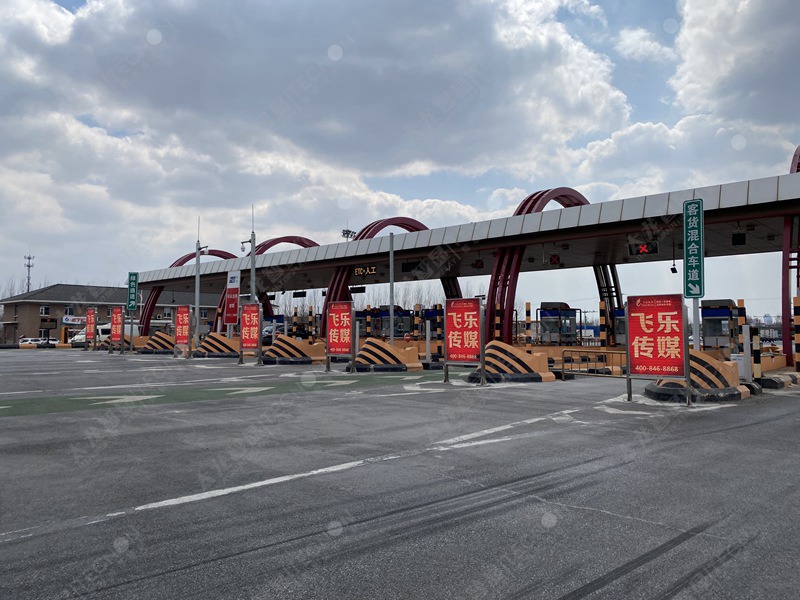 LED廣告機(jī)-戶外智能廣告機(jī)13.jpg LED廣告機(jī)-戶外智能廣告機(jī)13.jpg