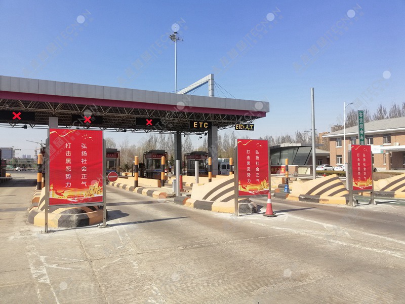 LED廣告機(jī)-戶外智能廣告機(jī)14.jpg LED廣告機(jī)-戶外智能廣告機(jī)14.jpg