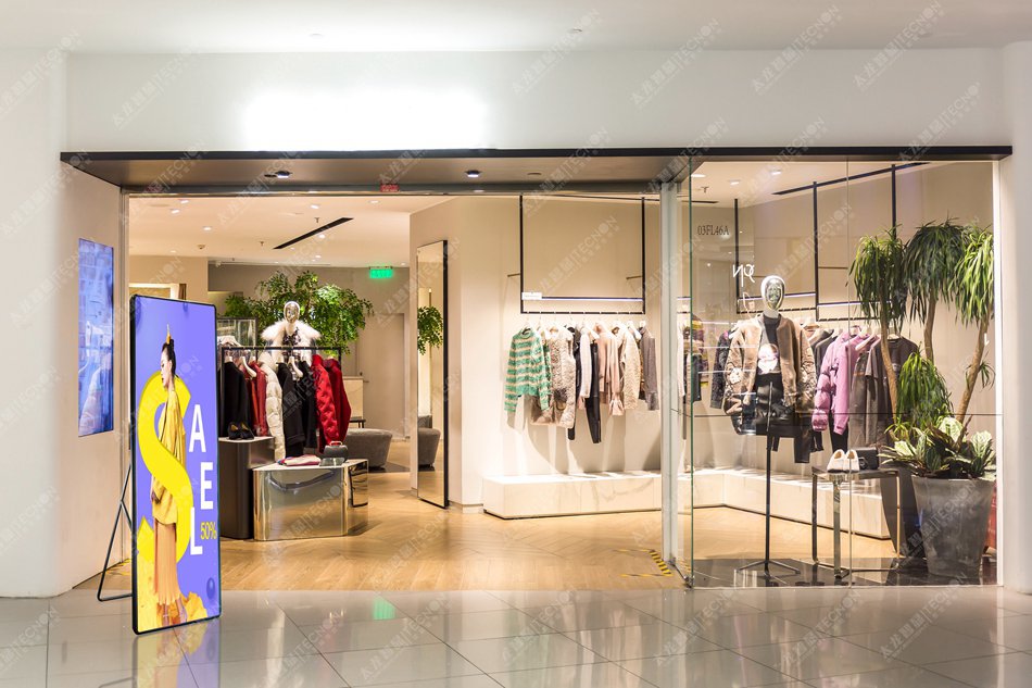 LED廣告機(jī)-戶(hù)外液晶廣告機(jī) (13).jpg LED廣告機(jī)-戶(hù)外液晶廣告機(jī) (13).jpg