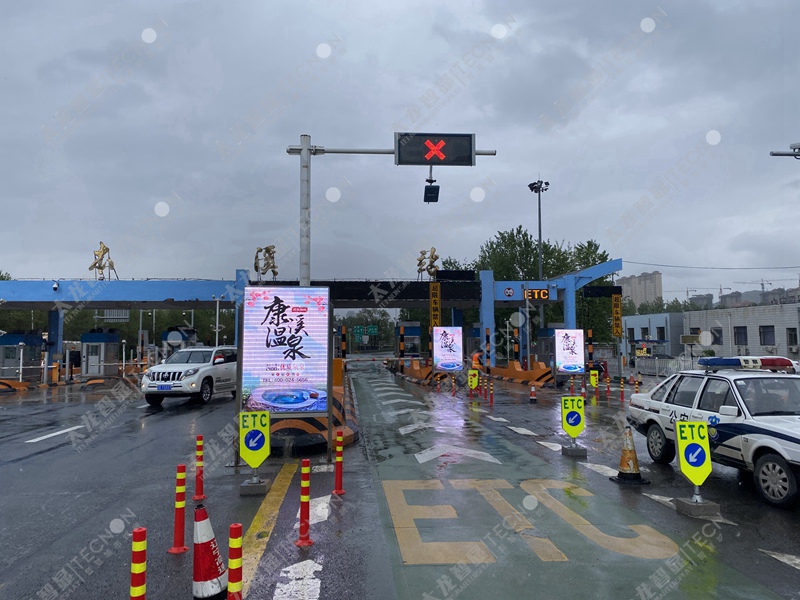 智慧LED廣告機-戶外廣告機12.jpg 智慧LED廣告機-戶外廣告機12.jpg