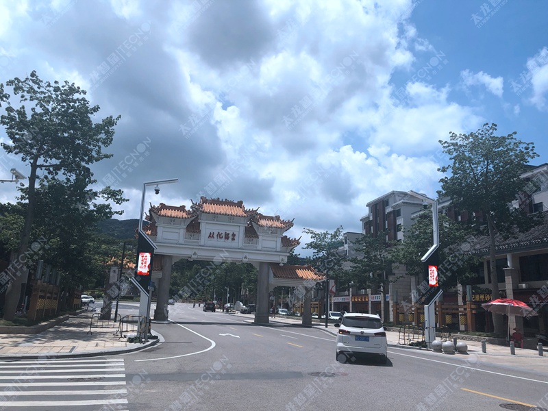 智慧路燈LED燈桿屏-戶外LED信息發(fā)布屏3.jpg 智慧路燈LED燈桿屏-戶外LED信息發(fā)布屏3.jpg