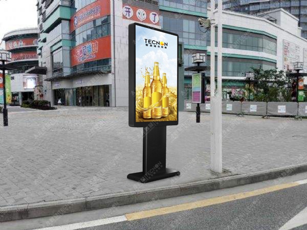 戶外LED廣告機逐步瓦解解決能源消耗高的問題 戶外LED廣告機從材料配件上全面改革實現(xiàn)節(jié)能